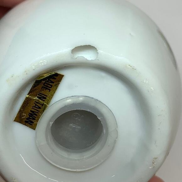 VTG 90s Ziggy Small Salt & Pepper Shaker Set Egg Shaped “Keep the Sunny Side Up” - Picture 9 of 10